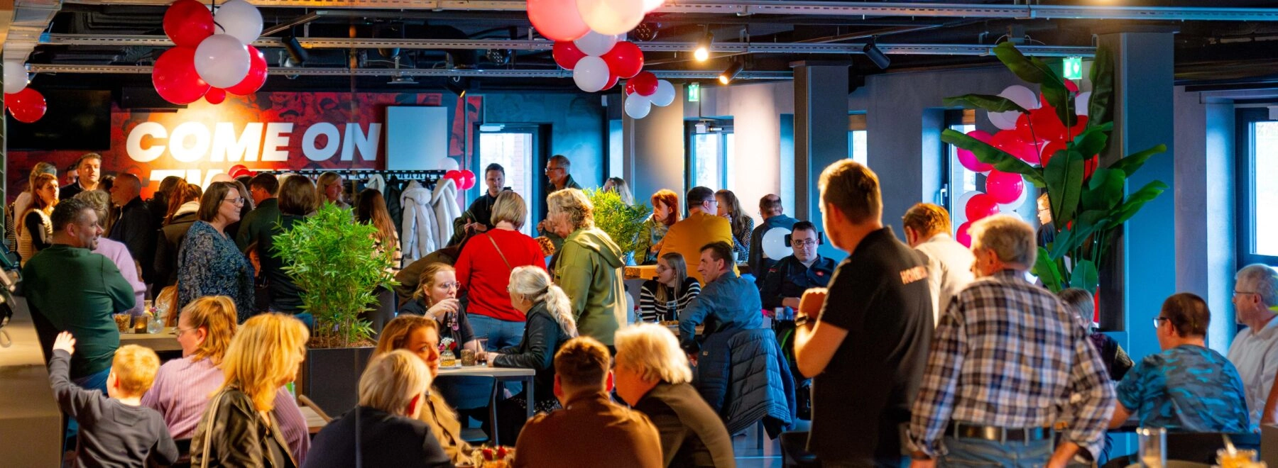 FC-Twente-Hatrans-Noabercafe 1