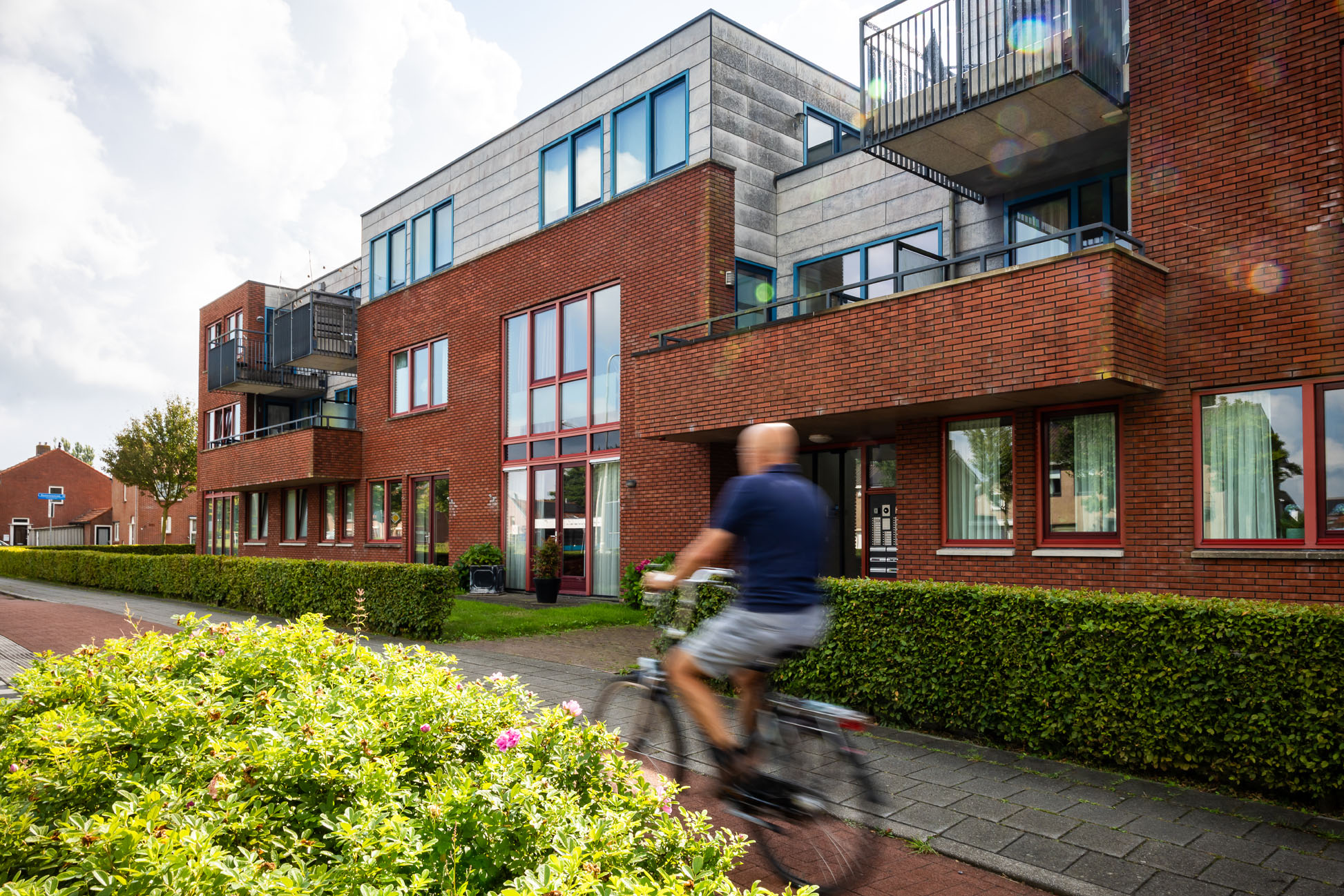 Voorkant van het gebouw